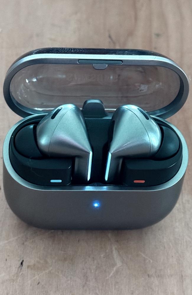 Samsungâ€™s Galaxy Buds3 Pro needed to set themselves apart from Appleâ€™s offering lights on the stem.