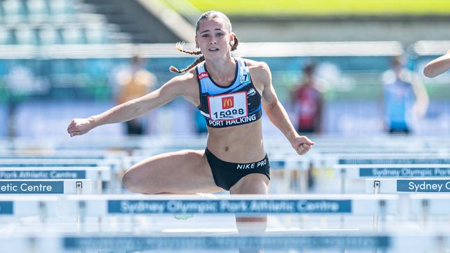 Tammin Lampret in the Girls U17 110m hurdles final.