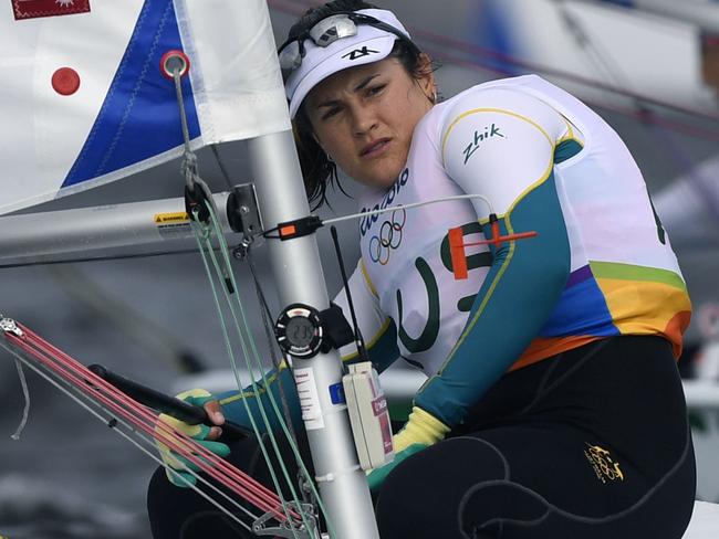 Australia's Ashley Stoddart sails during the Laser Radial Women sailing race on Marina da Gloria in Rio de Janerio during the Rio 2016 Olympic Games on August 8, 2016. / AFP PHOTO / WILLIAM WEST