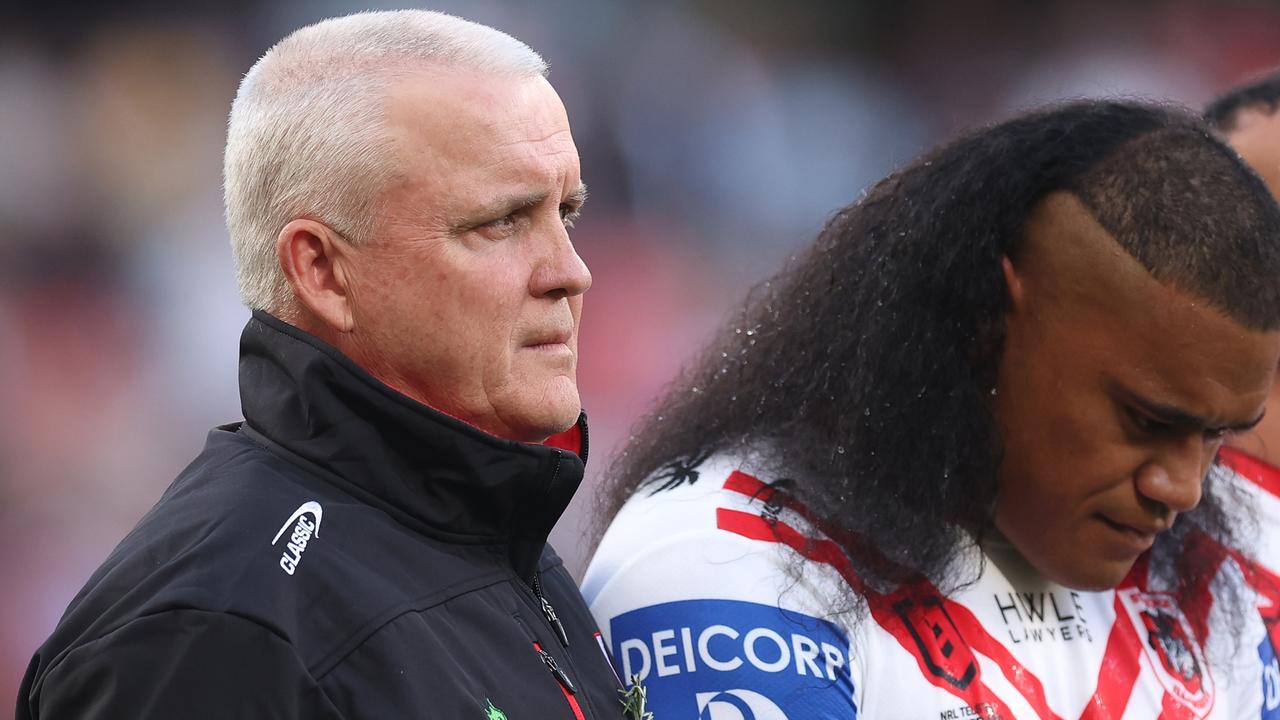 SYDNEY, AUSTRALIA - APRIL 25: Dragons coach Anthony Griffin pays his respect during the ANZAC Day ceremony prior to the round eight NRL match between Sydney Roosters and St George Illawarra Dragons at Allianz Stadium on April 25, 2023 in Sydney, Australia. (Photo by Mark Kolbe/Getty Images)