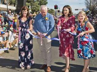 Grand Central manager Kathleen Hart, TRC Mayor Paul Antonio, Qld premier Annastacia Palaszczuk and Minister Kate Jones cut the ribbon for the Grand Central Floral Parade,. Picture: Nev Madsen