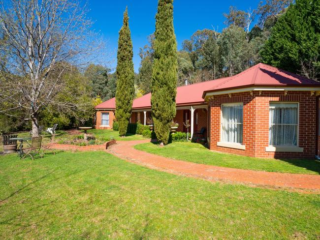 43 Ranch Road, Tawonga South.