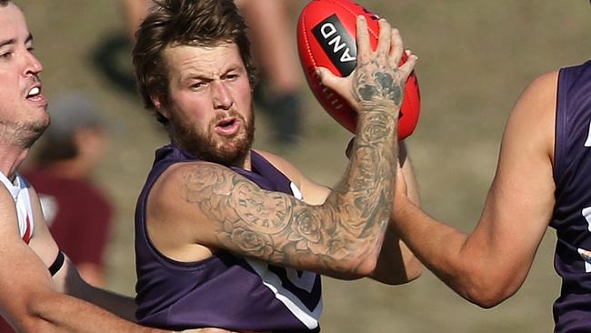 EFL Division 2 2022: Templestowe v South Belgrave at Templestowe Reserve: Michael Fogarty of Templestowe breaks out of the pack on Saturday April 23, 2022, in Templestowe, Victoria AustraliaPicture: Hamish Blair