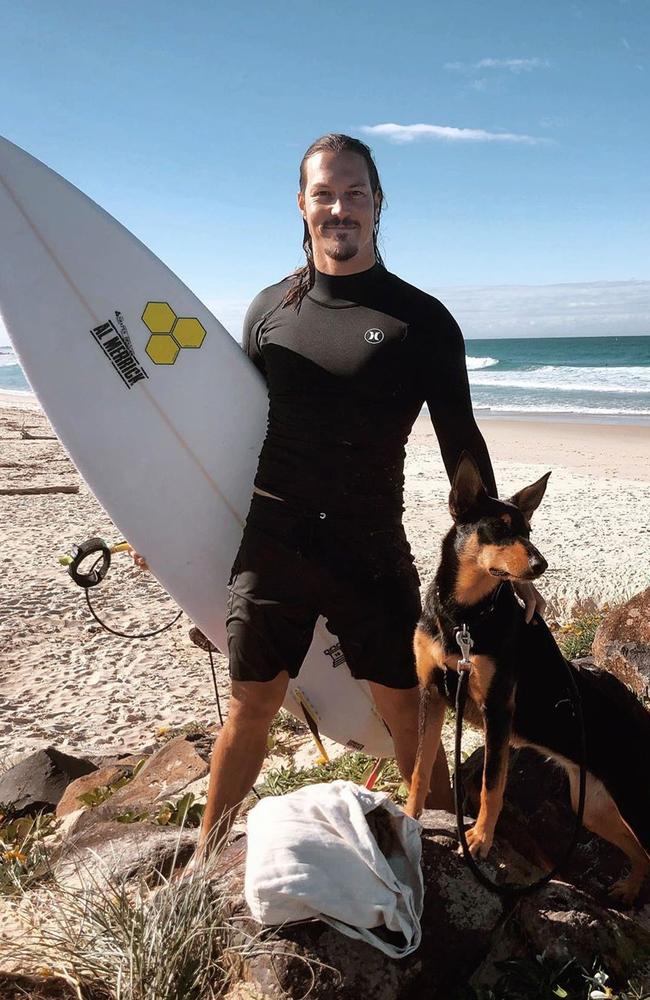 Alex 'Chumpy' Pullin: Hundreds paddle out at Palm Beach in ...