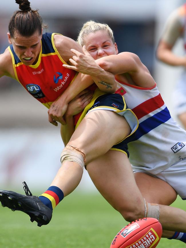 Katie Brennan tackles crow Chelsea Randall. Picture: Getty