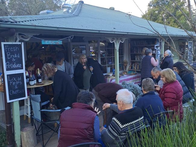 Kangaroo Valley residents gathered to bid farewell to a village icon, the town cat Skeeter.