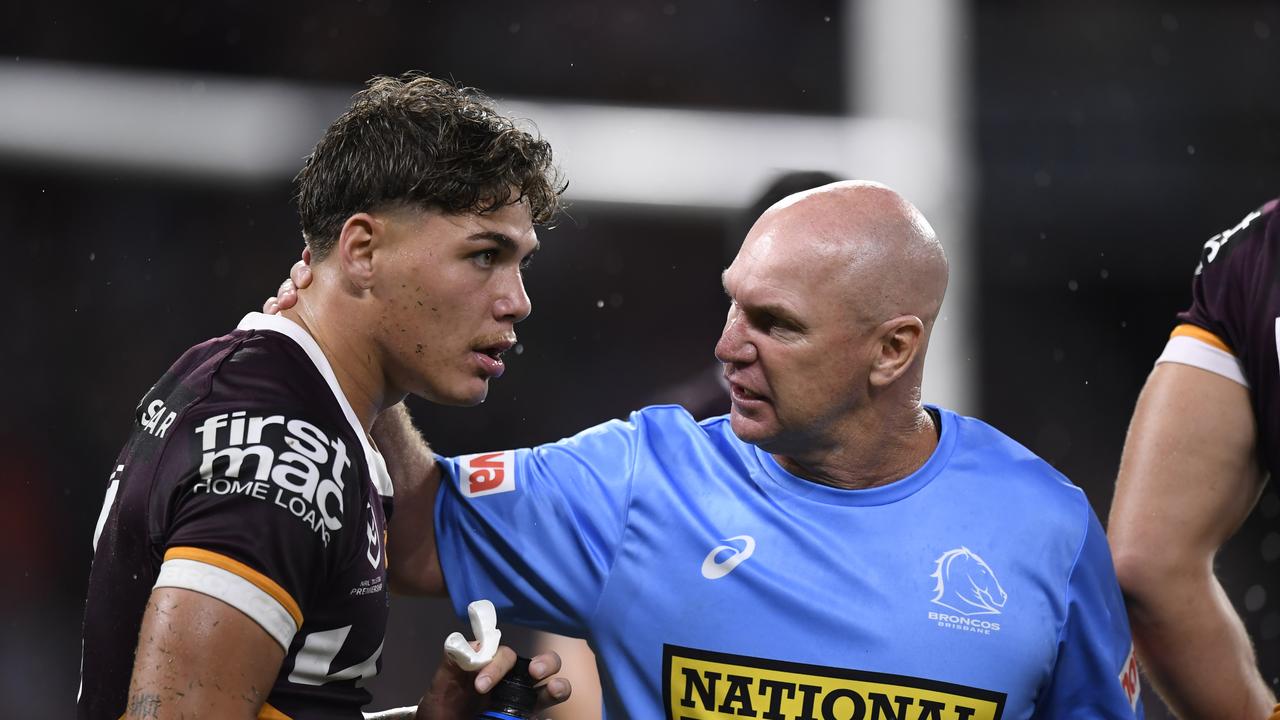 Broncos legend and trainer Allan Langer with Reece Walsh. Picture NRL