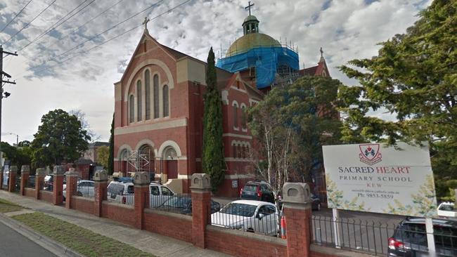 The parent of a child from Sacred Heart Primary School in Kew was attacked on her walk home from the Cotham Rd campus.