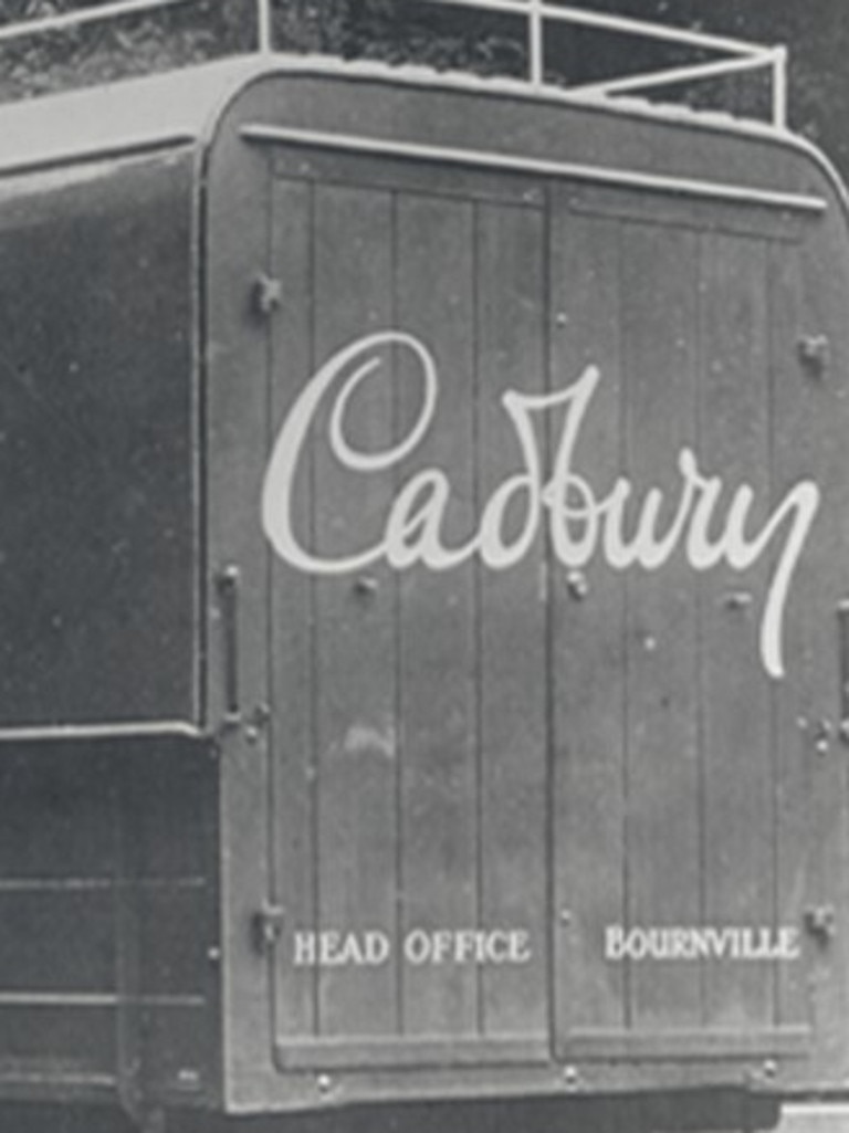 An early version of the famous signature, close in style to the new logo, appeared on trucks in the 1920s.