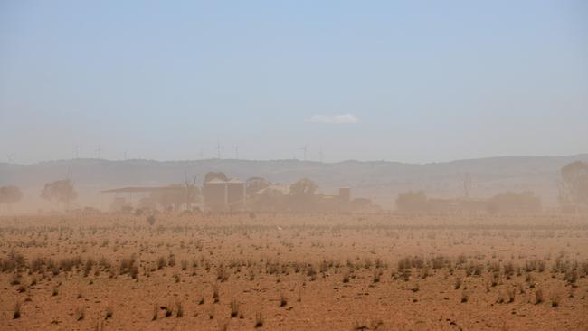 Relief near: The massive pool of superheated air passing over NSW and Victoria finally contracts to the north late Friday. Picture: Tricia Watkinson