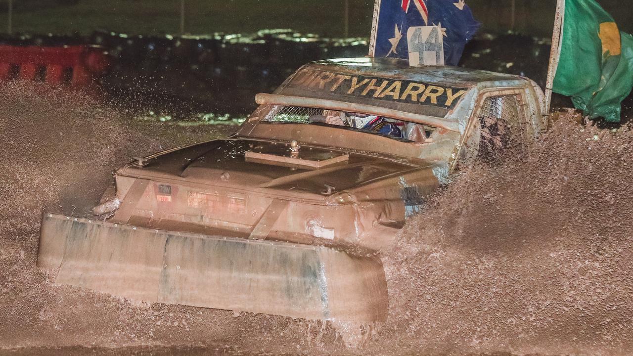 Motorsport fans prepare to get dirty at Top End Mudracing