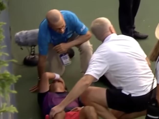 Tennis star collapsed in frightening scenes