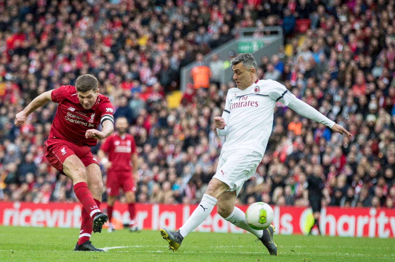 Steven Gerrard scores a stunning last-minute winner against AC Milan Legends