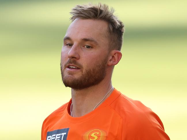 PERTH, AUSTRALIA - DECEMBER 08: Laurie Evans of the Scorchers warms up before the Men's Big Bash League match between the Perth Scorchers and the Brisbane Heat at Optus Stadium, on December 08, 2021, in Perth, Australia. (Photo by Paul Kane/Getty Images)