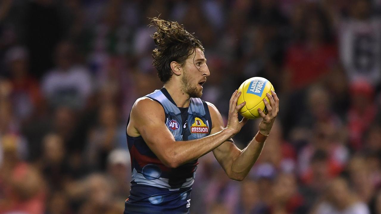 Marcus Bontempelli of the Bulldogs is seen in action during the Round 1 AFL match between the Western Bulldogs and the Sydney Swans at Marvel Stadium in Melbourne, Saturday, March 23, 2019. (AAP Image/Julian Smith) NO ARCHIVING, EDITORIAL USE ONLY