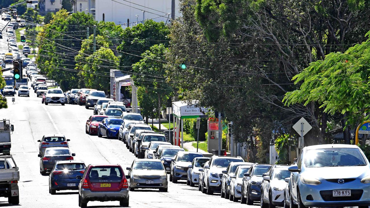 Queues of cars kilometres long are causing traffic havoc across Brisbane as people attempt to get a Covid-19 test. Picture: NCA NewsWire / John Gass
