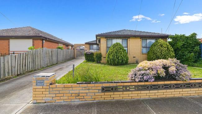 The home is close to St Albans Market, the Brimbank Aquatic and Wellness Centre and Alfrieda St’s cafes and shops.