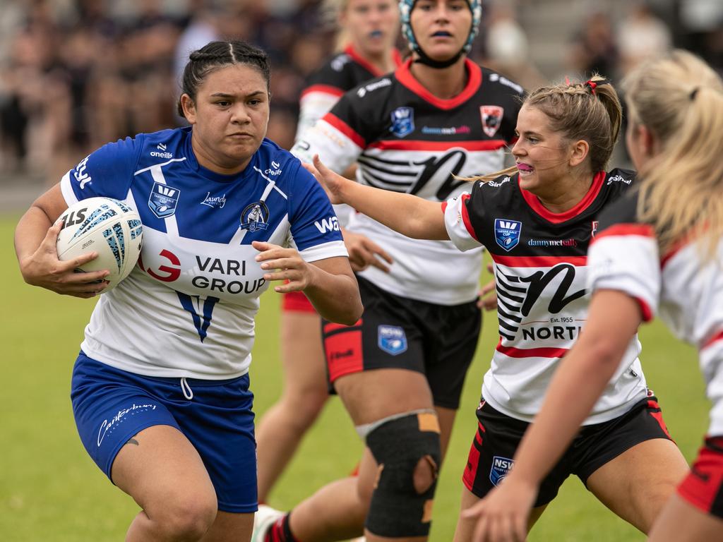 Shaquaylah Mahakitau-Monschau runs at Lilly Wilson. Picture: Julian Andrews