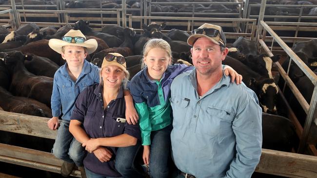 Hamilton cattle sale, HRLE, Hamilton, David &amp; Sophie McClure, with their children Wal, 8, and Milla, 10, from Tarrayoukyan, Picture: Yuri Kouzmin