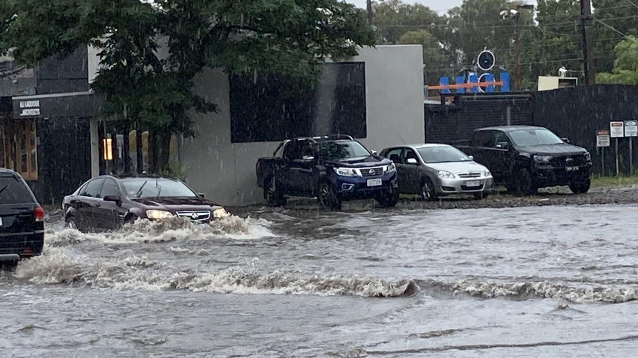 Melbourne weather Severe weather warning for heavy rainfall