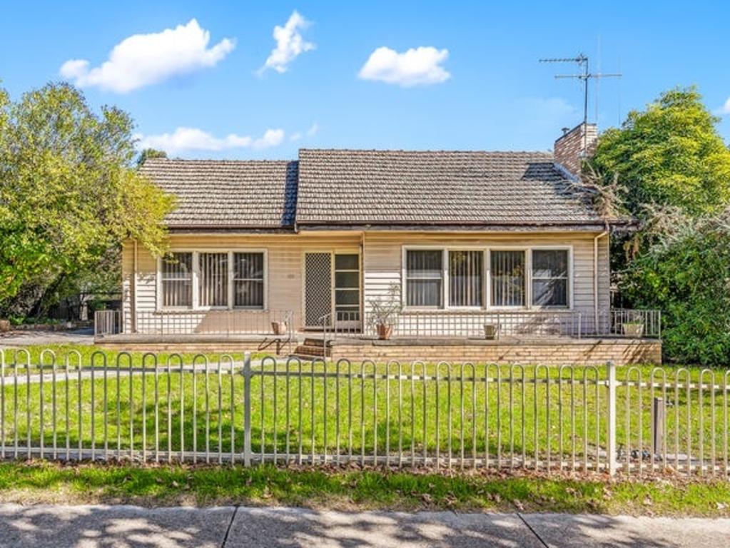 Houses under $350,000 in Ballarat, Bendigo, Mildura, Gippsland, Stawell ...