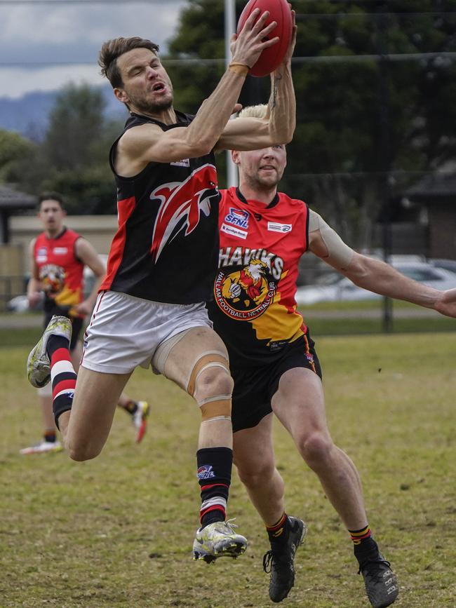 SFL: Frankston Dolphins’ Liam O'Donnell marks on the lead. Picture: Valeriu Campan