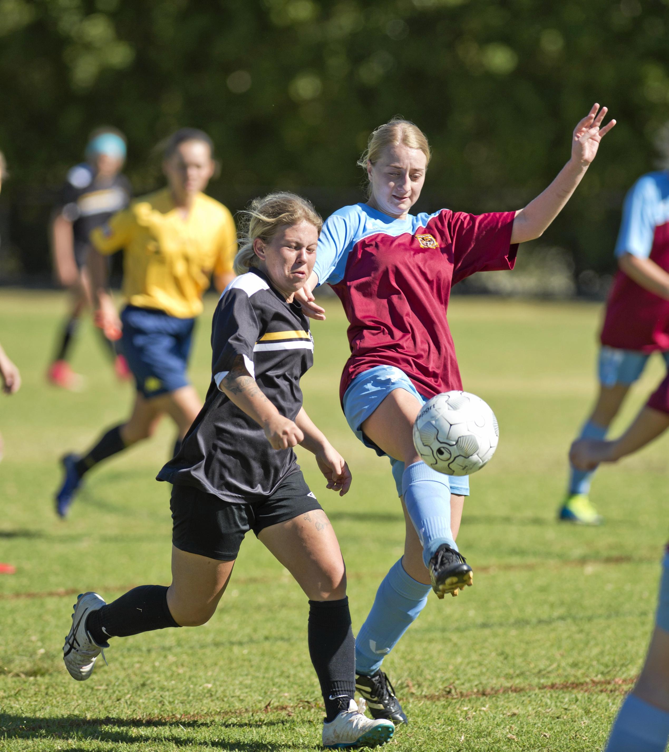 Rebecca Davis, West Wanderers and Kimberley Waite, St Albans. Womens West Wanderers vs St Albans. Sunday, 20th May, 2018. Picture: Nev Madsen