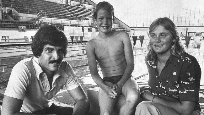 Shane Gould with American swim legend Mark Spitz and Victorian junior champion Sean Harris in 1974.