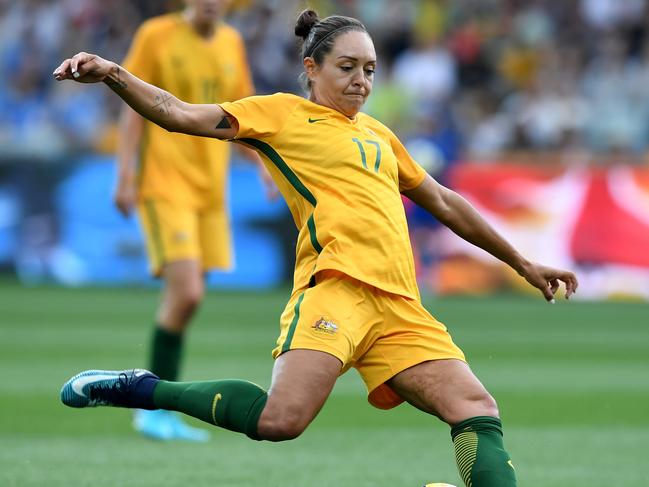 Kyah Simon of the Matildas scores the side's first goal, during an International friendly series match between the Westfield Matildas and China PR at GMHBA stadium in Geelong, Sunday, November 26, 2017.(AAP Image/Joe Castro) NO ARCHIVING, EDITORIAL USE ONLY