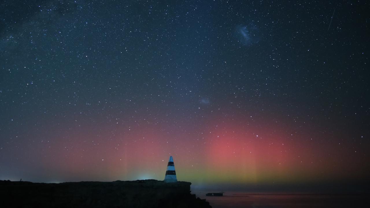 South Australians capture wonders of Aurora Australis in pictures