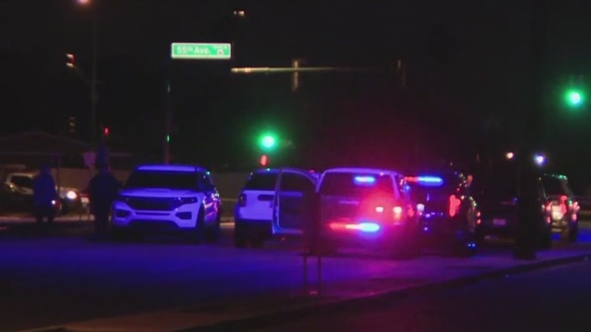 Pedestrian hit, killed by car in west Phoenix | The Australian