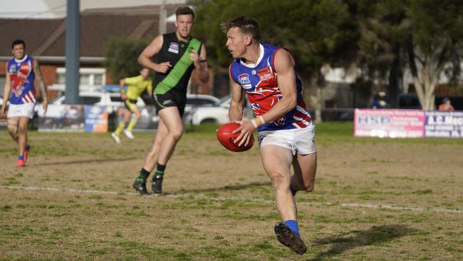 SFNL: Keysborough’s James Herbert looks for options. Picture: Valeriu Campan