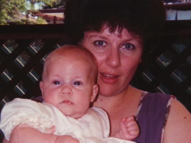 UNDATED : Kathleen Folbigg with baby Sarah in undated copy photo, died 30/08/93 after evidently being smothered by Kathleen, who has now been found guilty of murdering her & three other siblings over ten year period at Supreme Court, Darlinghurst in Sydney on 21/05/03.NSW / Crime / Murder / Victim