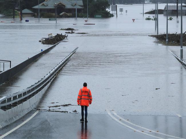 22/3/21: Flooding of the Hawkesbury river at Windsor Bridge, Windsor. John Feder/The Australian