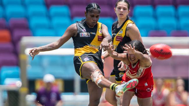 Ashanti Bush in the Nightcliff vs Waratah 2023-24 NTFL women's knockout semifinal. Picture: Pema Tamang Pakhrin