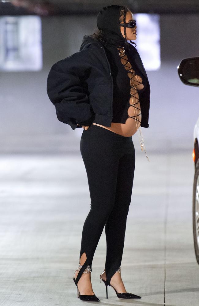 Rihanna ASAP Rocky baby: Rihanna flaunts baby bump in daring