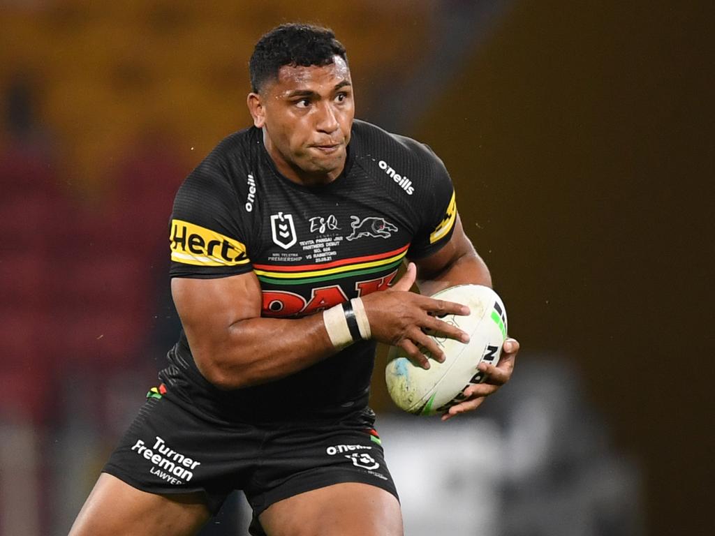 Tevita Pangai bring bulk and a classy offload to the Panthers. Picture: NRL Imagery