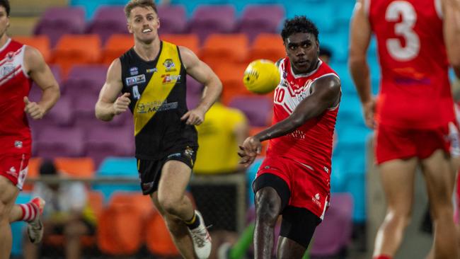 Anthony Munkara in the Waratah vs Nightcliff Tigers 2023-24 NTFL men's qualifying final. Picture: Pema Tamang Pakhrin