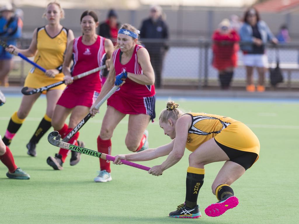 Tracy Armitage scores for Sunshine Coast 1 against Bundaberg 1.