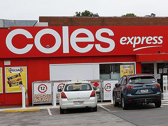 MELBOURNE , AUSTRALIA - NewsWire Photos FEBRUARY 21, 2021 : Coles Express in East Bentleigh which was a COVID-19 exposure site. Picture : NCA NewsWire  /  Ian Currie