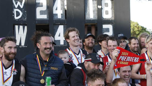 Jonas and Western Districts celebrate. Picture: Brett Hartwig