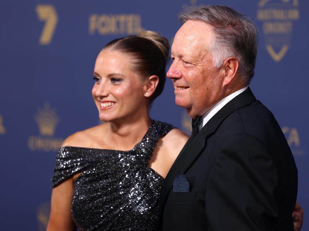 Alyssa Healy had dad Greg Healy on her arm for the Australian Cricket Awards blue carpet. Photo by Morgan Hancock/Getty Images for Cricket Australia