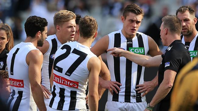 AFL: Round 3 St Kilda v Collingwood Nathan Buckley 1/4 time with his forward line Picture:Wayne Ludbey
