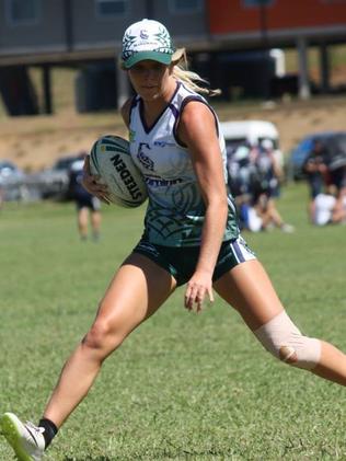 Sinead McNamara playing touch football for the Sydney Scorpions.