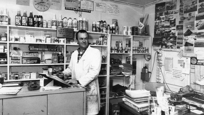 Rick Galbraith at the counter of his Ampol Motorlab petrol station at Unley in 1986. Picture: File