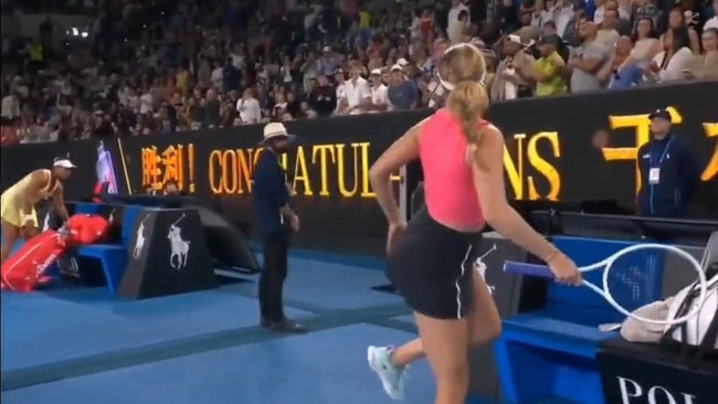 Danielle Collins smacks her butt at the Aussie Open. Photo: X.