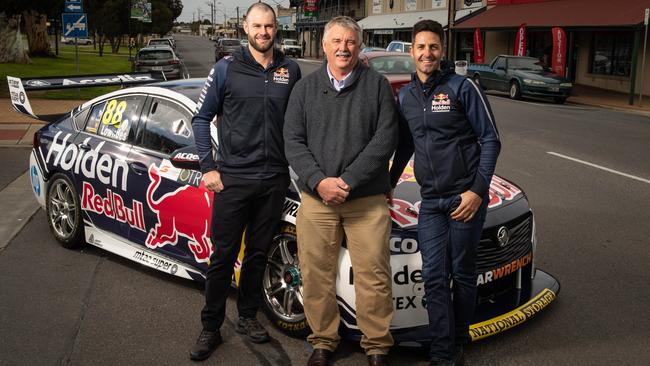 Tailem Bend Mayor Paul Simmons with Red Bull Holden Racing Team drivers Shane van Gisbergen and Jamie Whincup. Picture: Brad Fleet