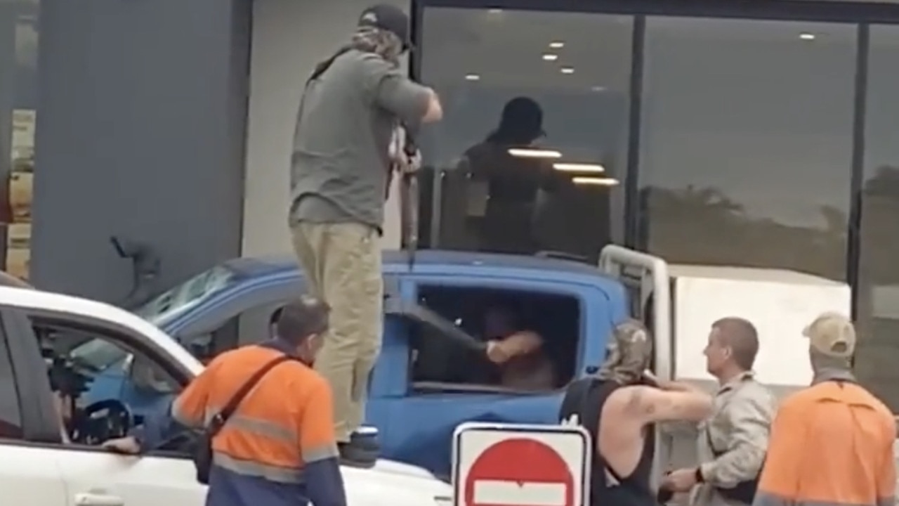 Undercover police swarm ute with guns drawn outside Darwin Hungry Jack ...