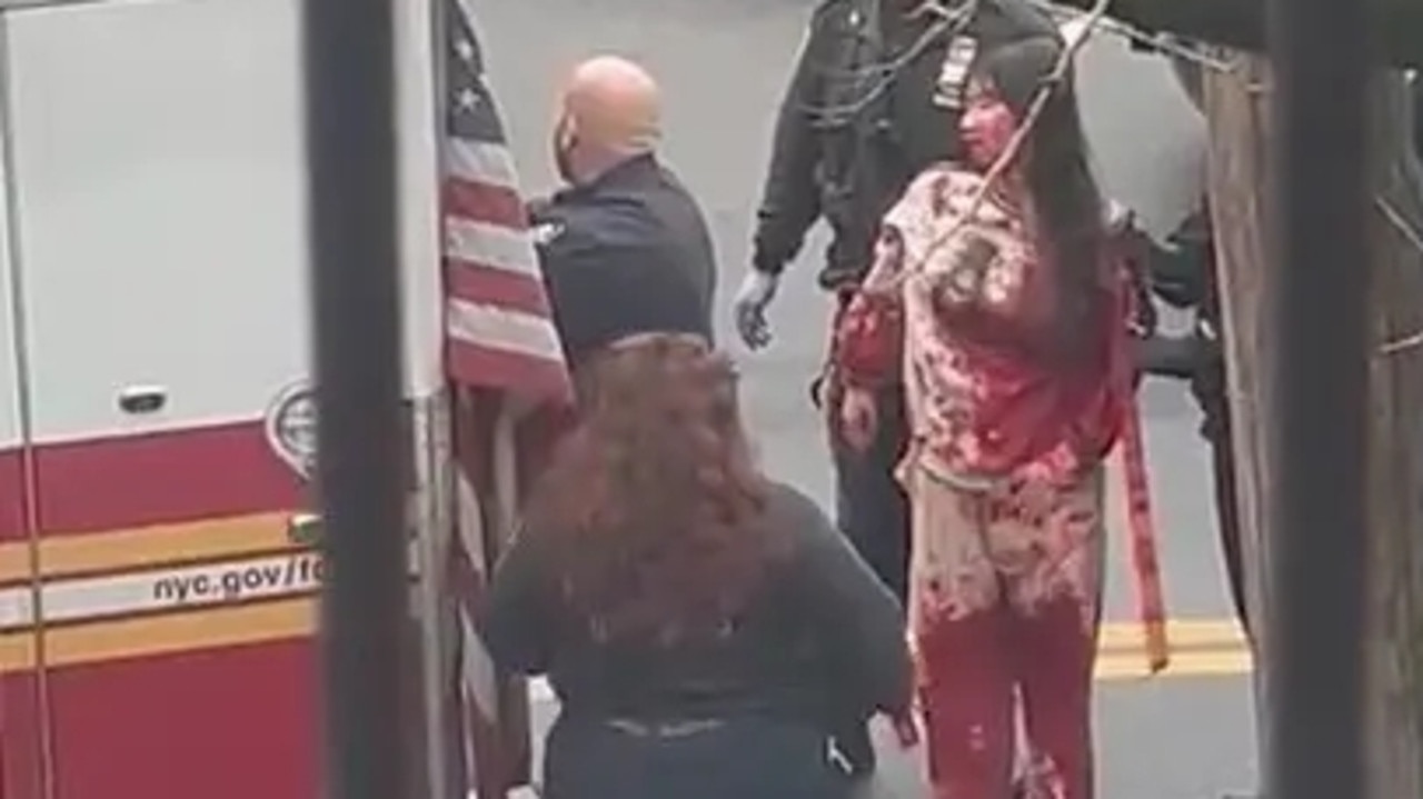 Man slashes kids with butcher knife in NYC