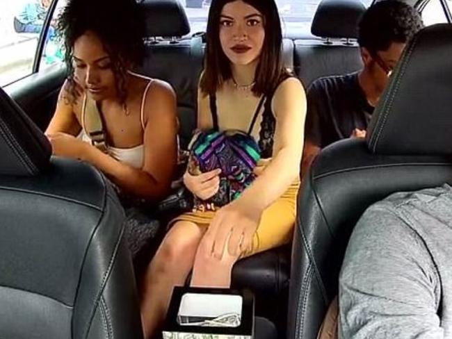 A Woman Passenger Wearing A Bra Riding In An Uber Car Steals Her 7068